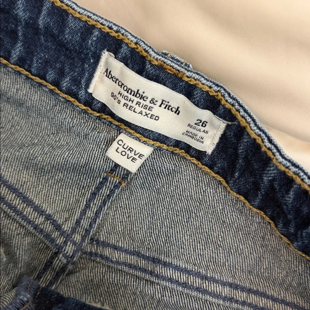 Abercrombie & Fitch High Rise 90s Relaxed Jeans Curve Love Dark Wash Size 26 Reg - Picture 7 of 8